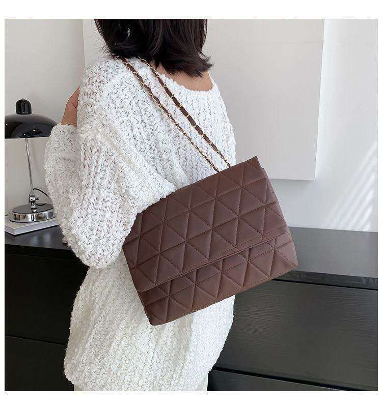 Pearl Bag with chain