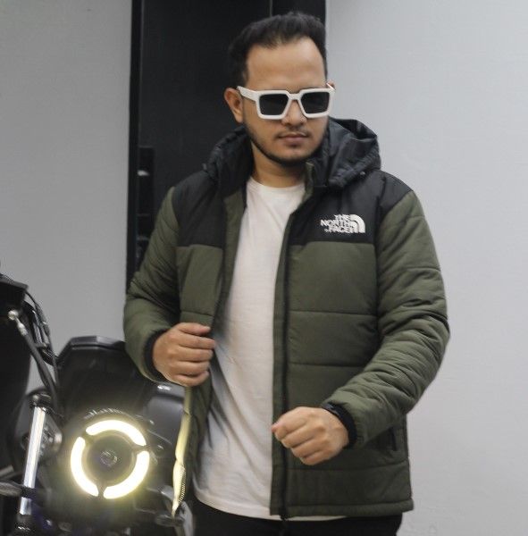 Exported Insulated Zipper Hoodie Jackets for Men’s AMEJ017