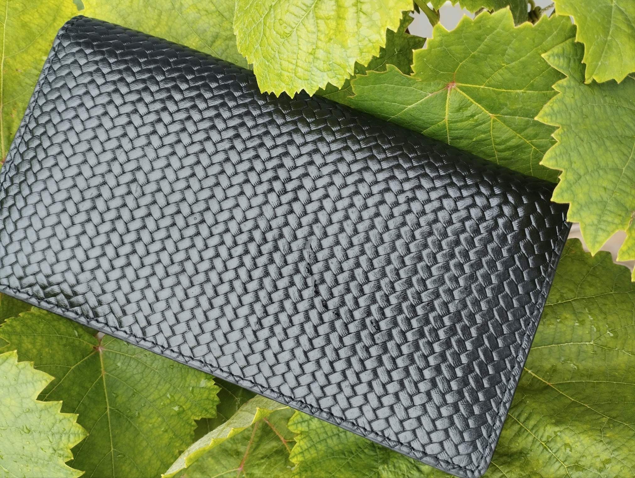 5- Texter Shap, Black Long wallet