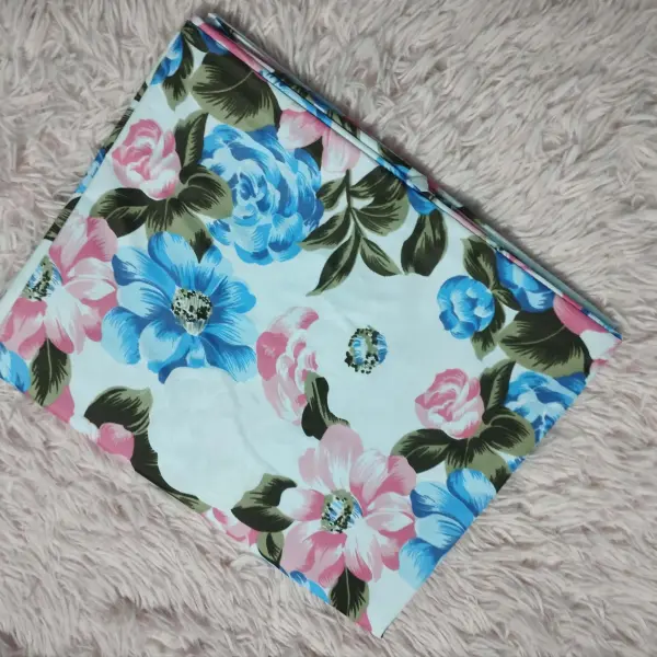 ৯- ওয়াটারপ্রুফ চাদর ৬/৭ ফিট, ৪/৫ হাত (প্রায়)।