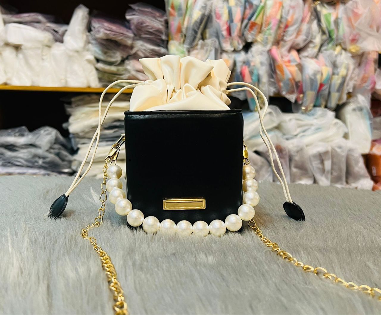 Pearl chain square box shaped N228