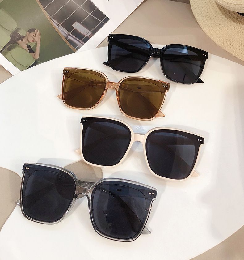 Fashionable Vintage Square Unisex Sunglass