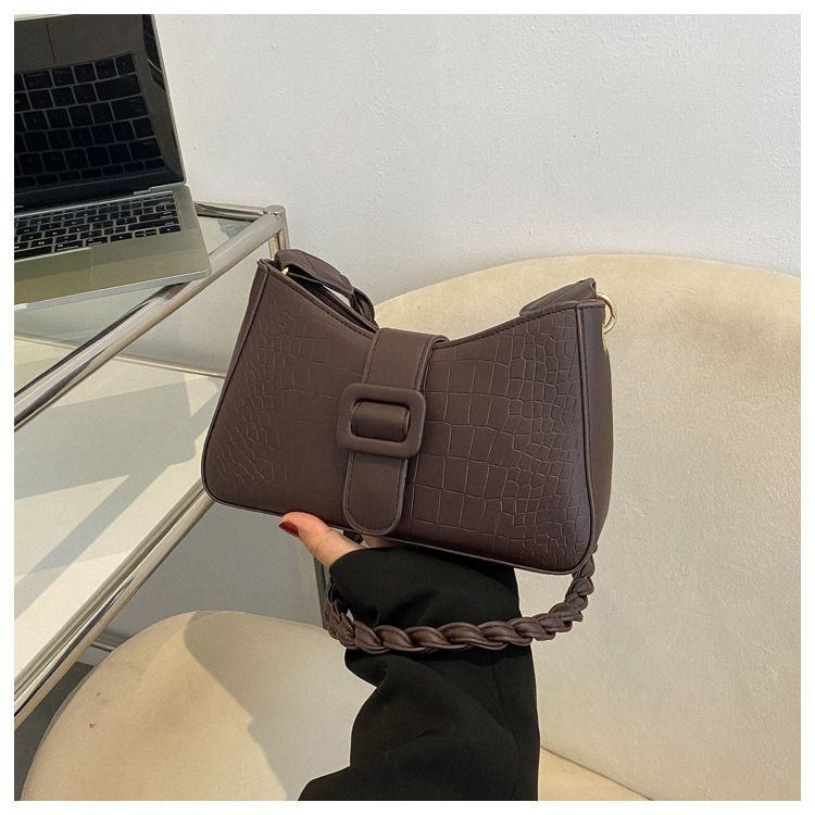 Cross body pouch bag