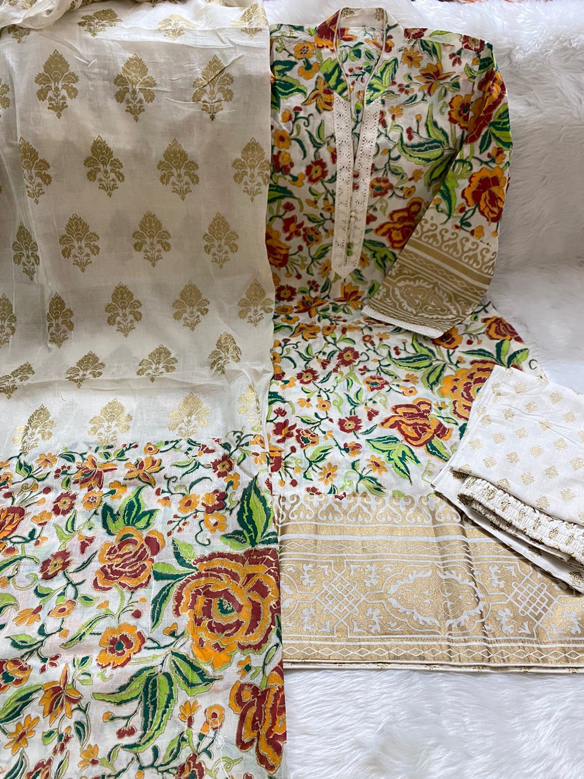 PURE KHADDI COTTON SCREEN PRINT STITCH 3PIC