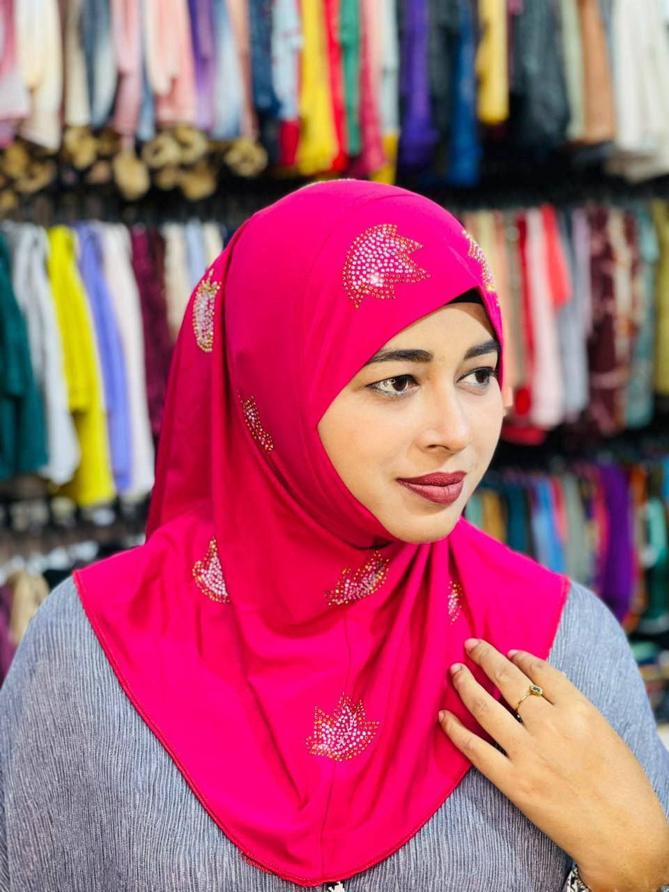 Elegance Party Look Short Hijab