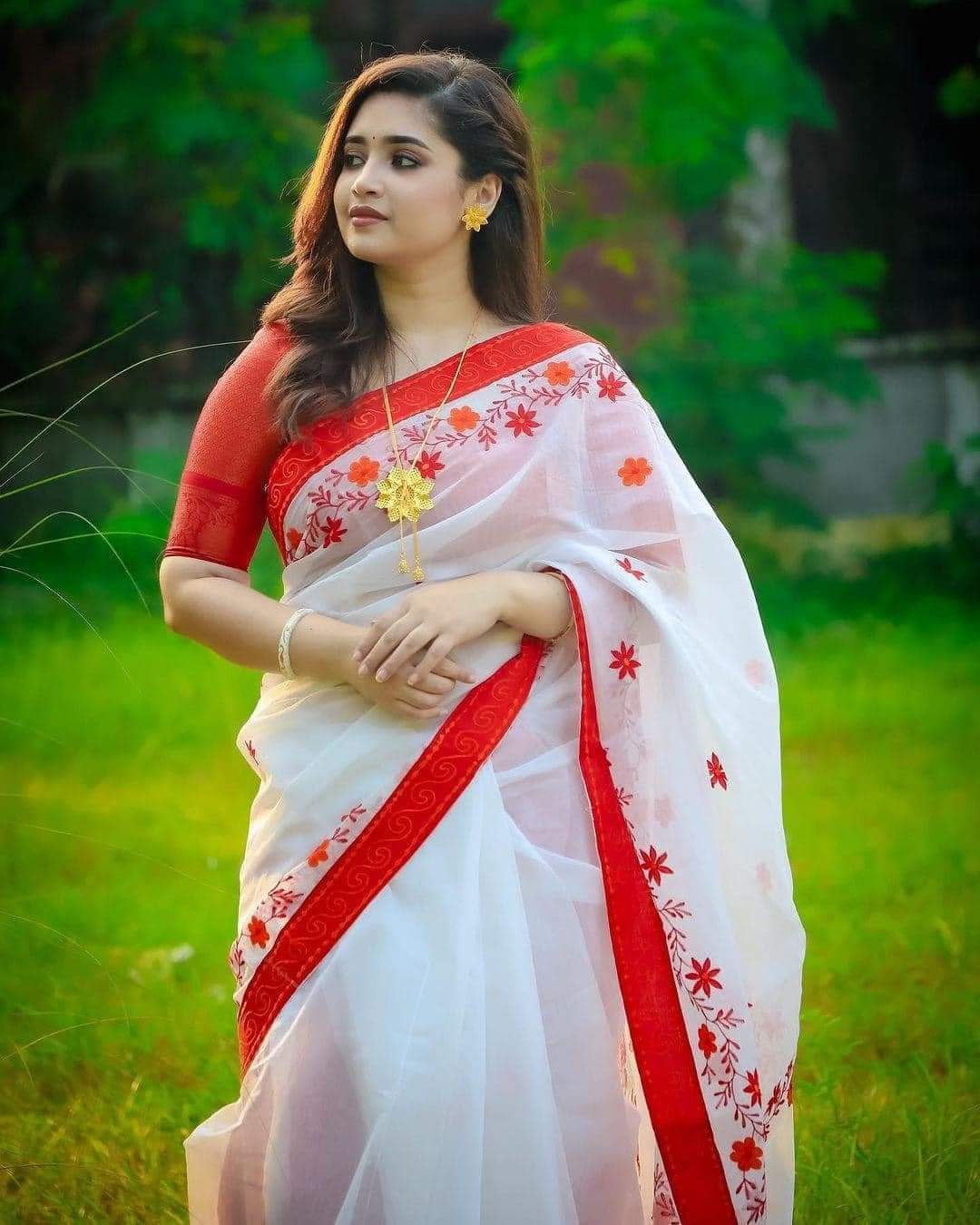 Half Silk Jamdani Saree With Belauj Pics