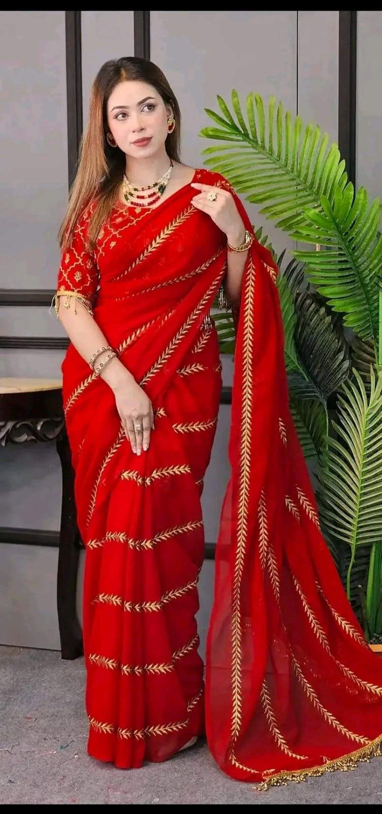 নিউ এম্ব্রয়ডারি জর্জেট শাড়ী উইথ বেলাউজ পিক্স জ্যাম কোলোর এম্ব্রয়ডারি