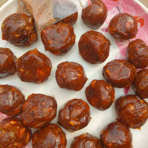 তেতুল গোল্লা  ১ কেজি