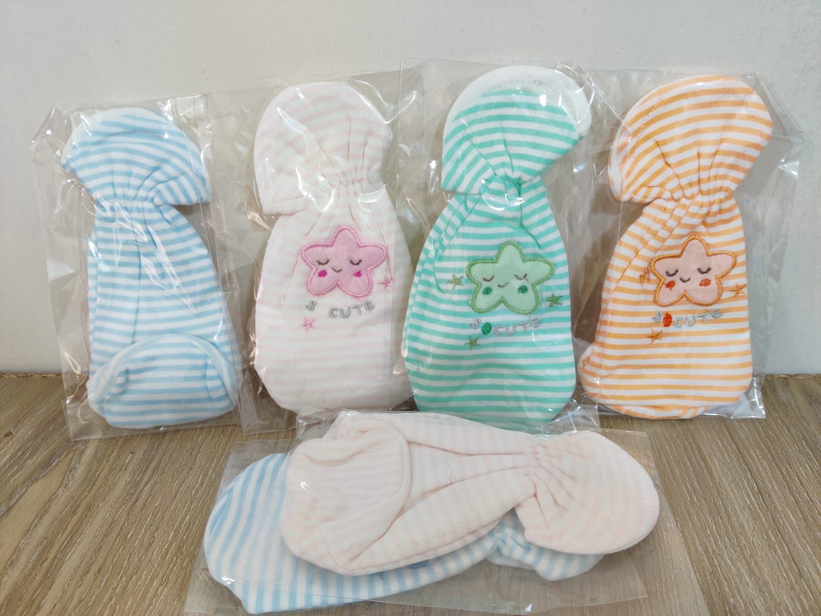 Baby Feeder Cover With Tingling -1pcs (Any Color)