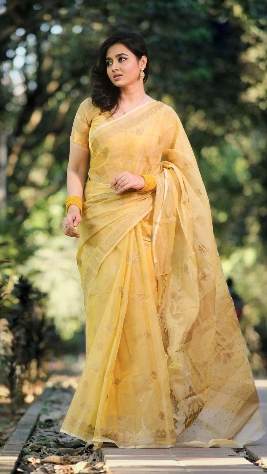 আফসান প্রিন্ট সেমি মসলিন শাড়ি – ব্লাউজ পিসসহ