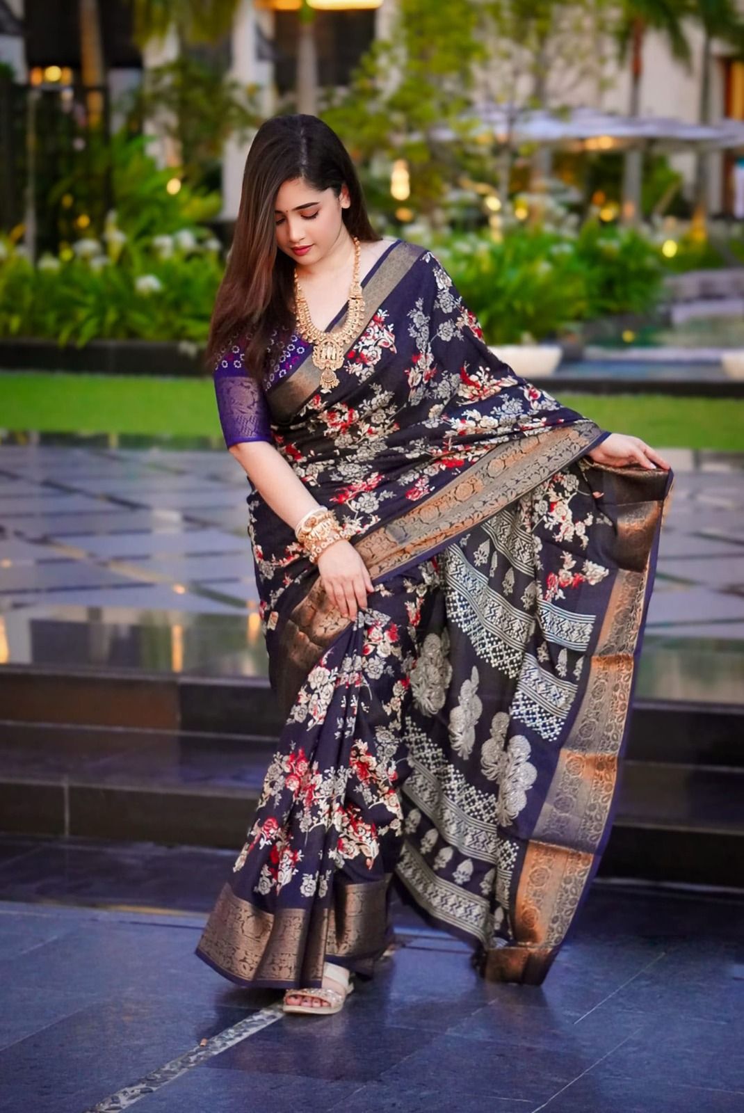 প্রিমিয়াম ধুপিয়ান সিল্ক শাড়ি – ব্লাউজ পিসসহ