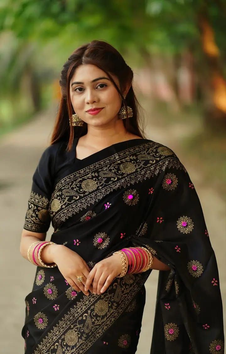 জাপানি সিল্ক স্কিন প্রিন্ট শাড়ি ব্লাউজ পিস সহ