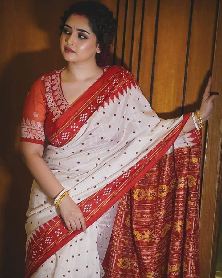 প্রিমিয়াম হাফ সিল্ক শাড়ি – ব্লাউজ পিসসহ