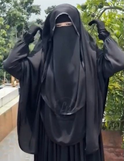 🧕 Hoodie Style Hijab – ফুল কভারেজের হিজাব (শুধুমাত্র হিজাব)