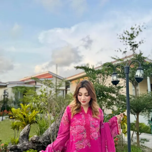 White Gold Georgette Three Piece